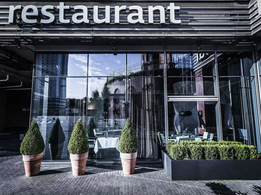 Hotelli Blow Up Hall 5050