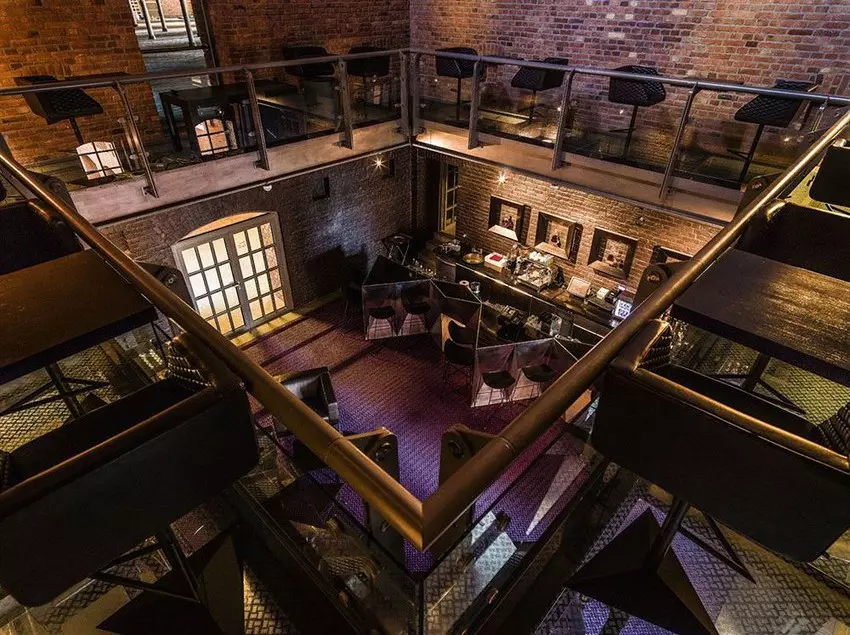 Hotelli Blow Up Hall 5050