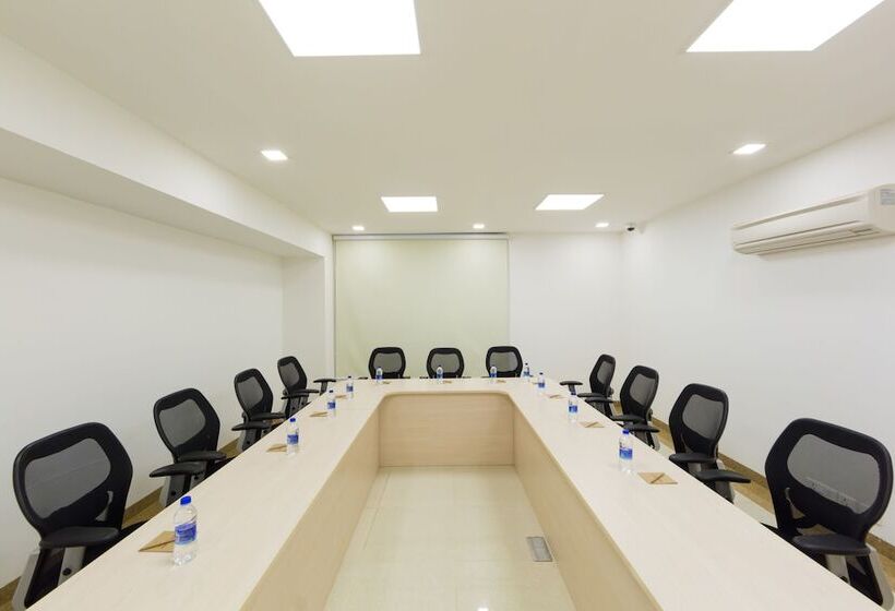 فندق Ginger Noida City Center