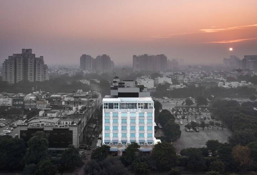 Hotel Golden Tulip Gurgaon Sector 29