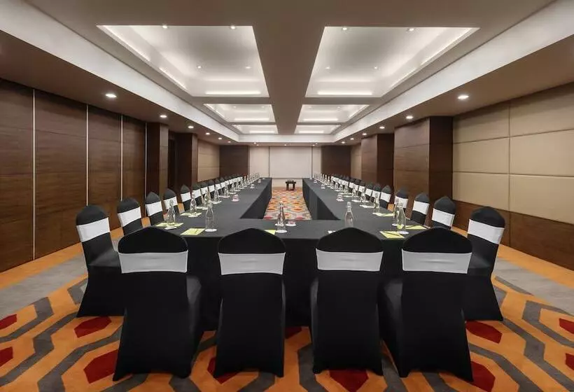 酒店 Golden Tulip Gurgaon Sector 29