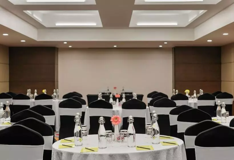 酒店 Golden Tulip Gurgaon Sector 29