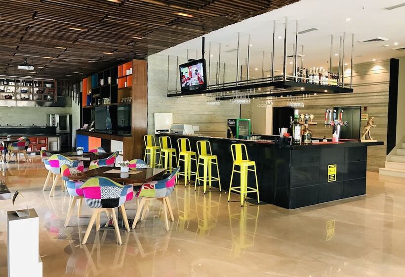 Hotel Golden Tulip Gurgaon Sector 29