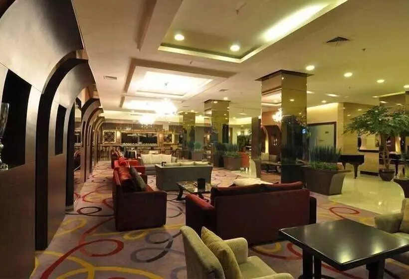 Отель Horison Grand Serpong