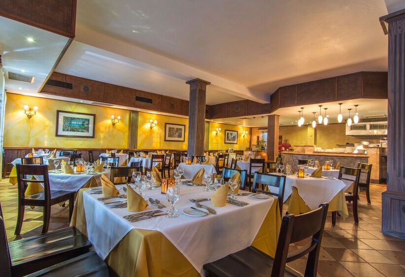 هتل Jewel Paradise Cove Adult Beach Resort & Spa