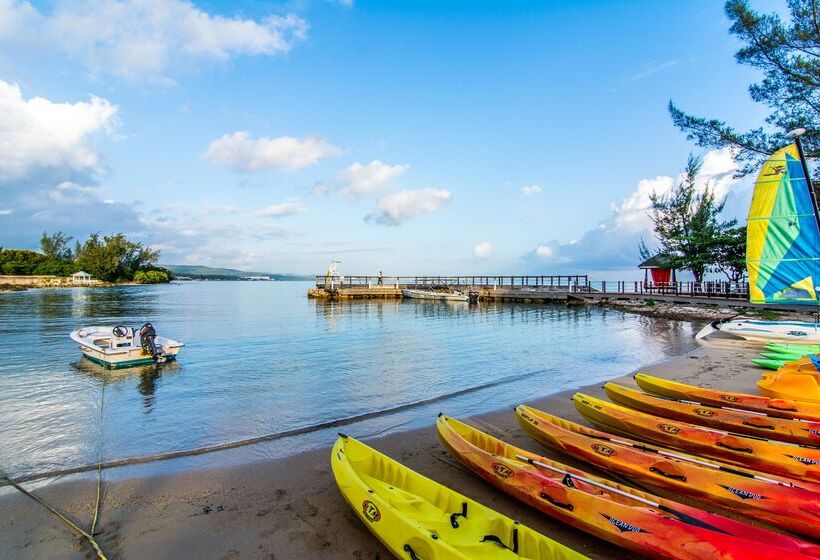 هتل Jewel Paradise Cove Adult Beach Resort & Spa