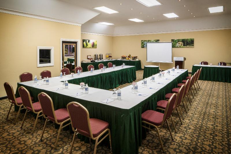 هتل Jewel Paradise Cove Adult Beach Resort & Spa