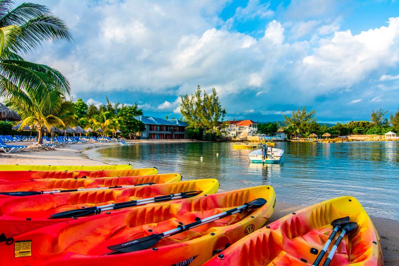 هتل Jewel Paradise Cove Adult Beach Resort & Spa