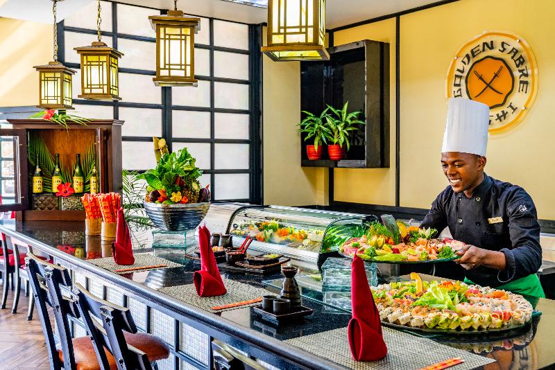 هتل Jewel Paradise Cove Adult Beach Resort & Spa