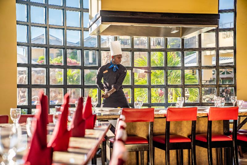 هتل Jewel Paradise Cove Adult Beach Resort & Spa