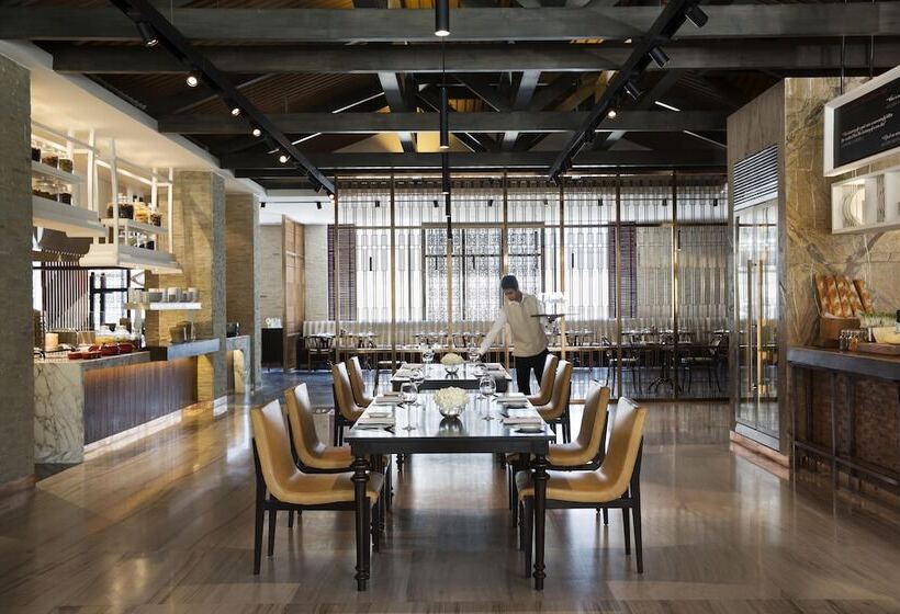 Jw Marriott Hotel New Delhi Aerocity