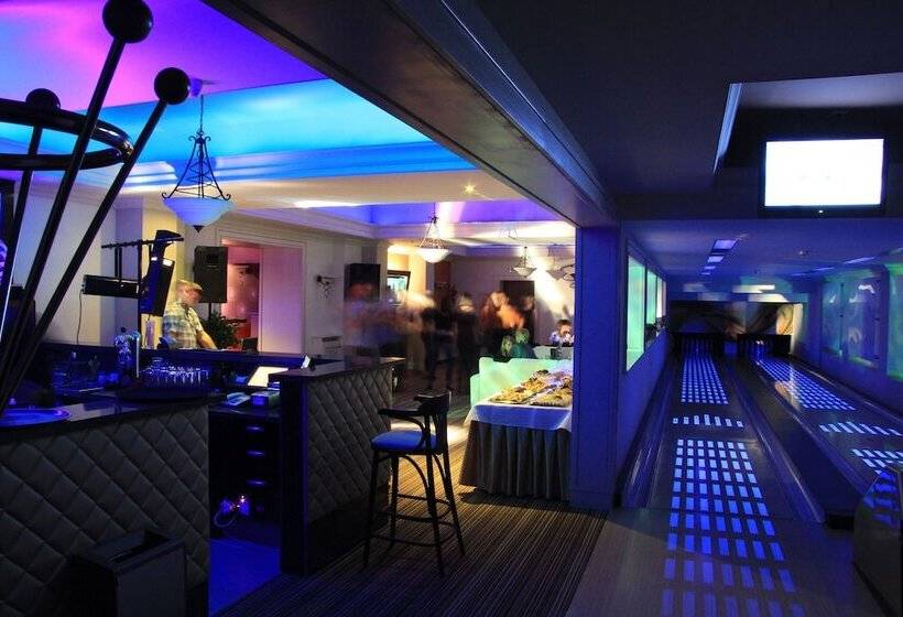 Hotelli Kryształ Conference & Spa