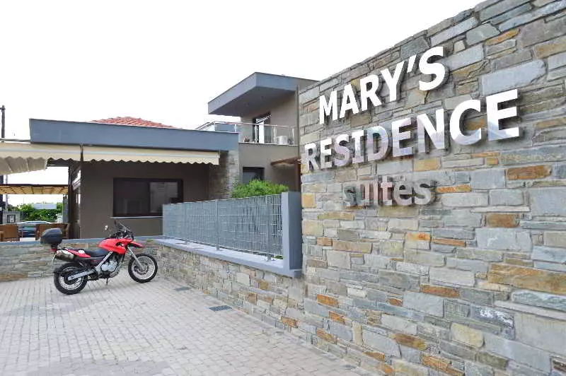 ホテル Mary S Residende Suites