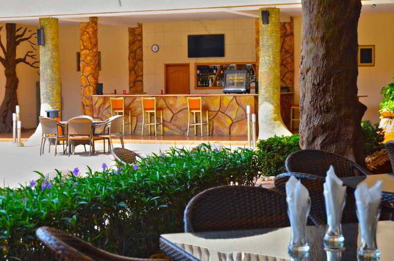 Отель Mensvic Grand