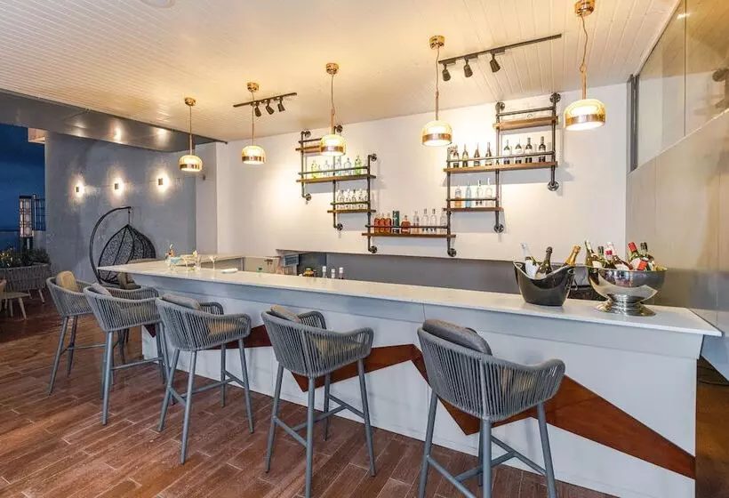 ホテル Pearl Grand By Rathna