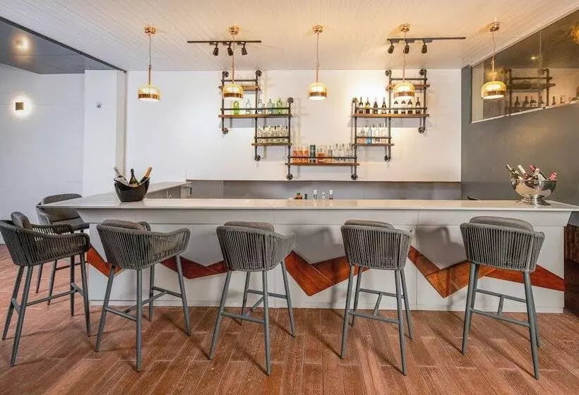 ホテル Pearl Grand By Rathna