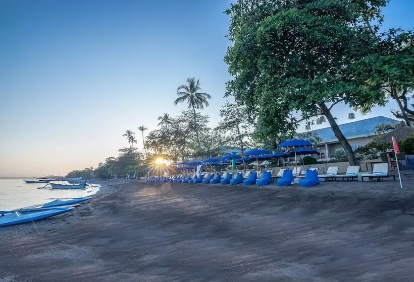 Отель The Lovina