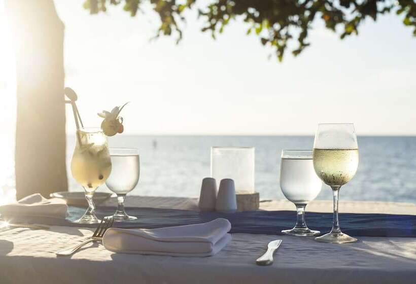 Отель The Lovina