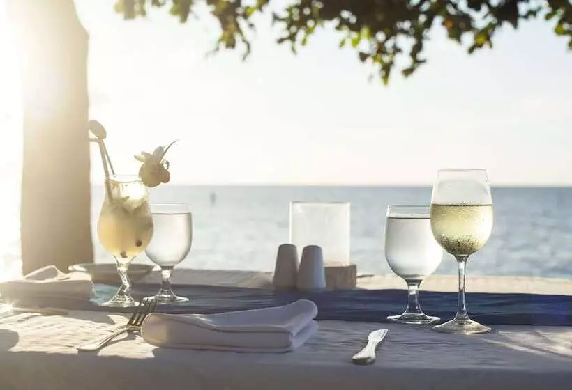 Отель The Lovina