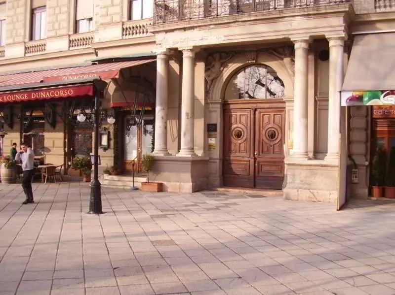 Vigado Square Apartment