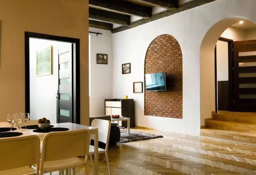 مسافرخانه P&j Apartments Florianska