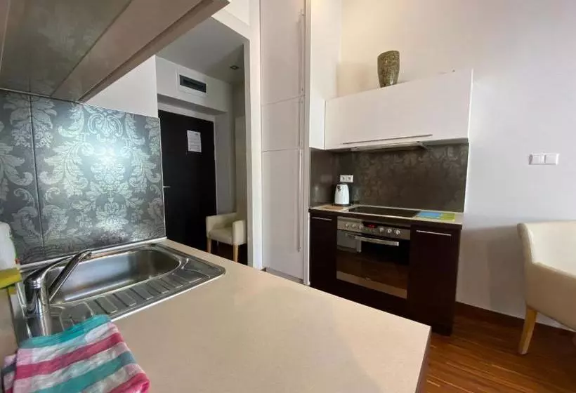 مسافرخانه P&j Apartments Florianska