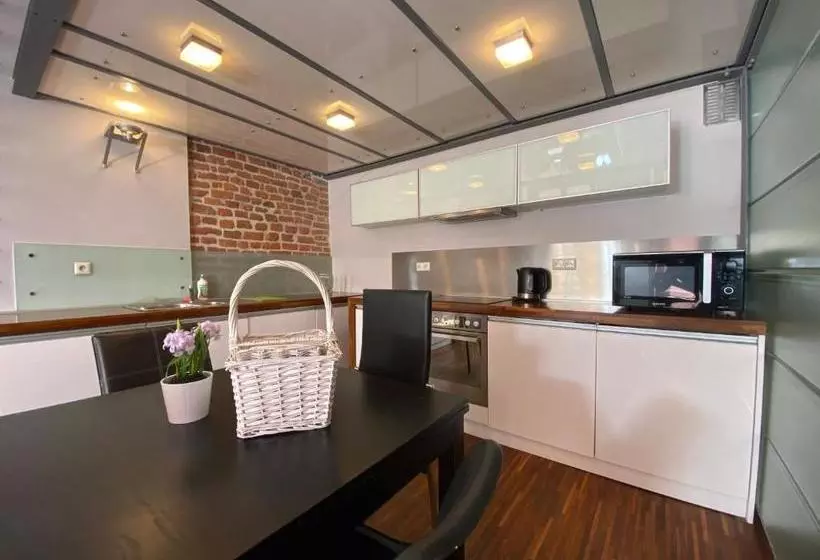 مسافرخانه P&j Apartments Florianska