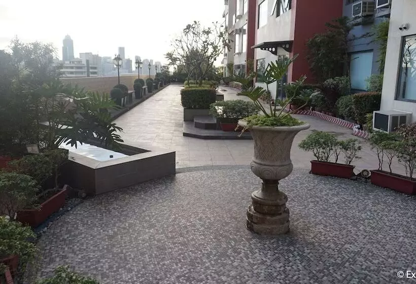 Ace Hotel And Suites