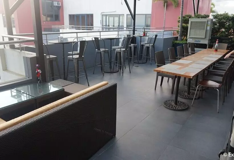 Ace Hotel And Suites