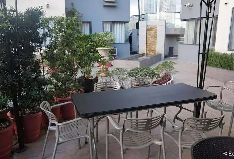 Ace Hotel And Suites