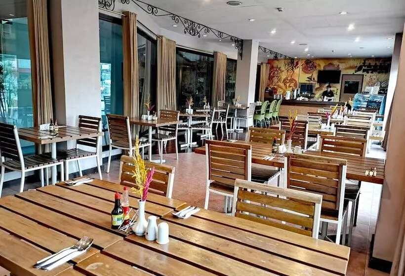 هتل Casa Leticia Business Inn