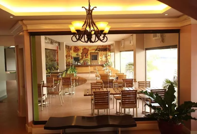 هتل Casa Leticia Business Inn