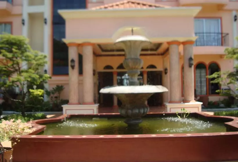 בית מלון כפרי Chateau Del Mar