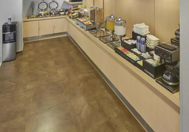 בית מלון כפרי City Express By Marriott Xalapa