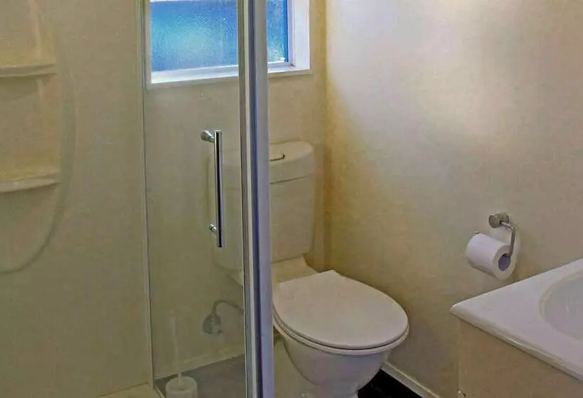 هتل Comfort Inn Westshore Beach