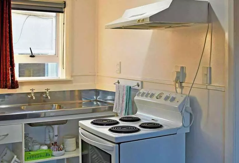 هتل Comfort Inn Westshore Beach