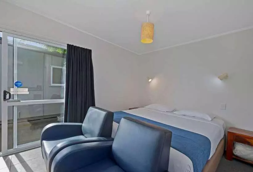 هتل Comfort Inn Westshore Beach