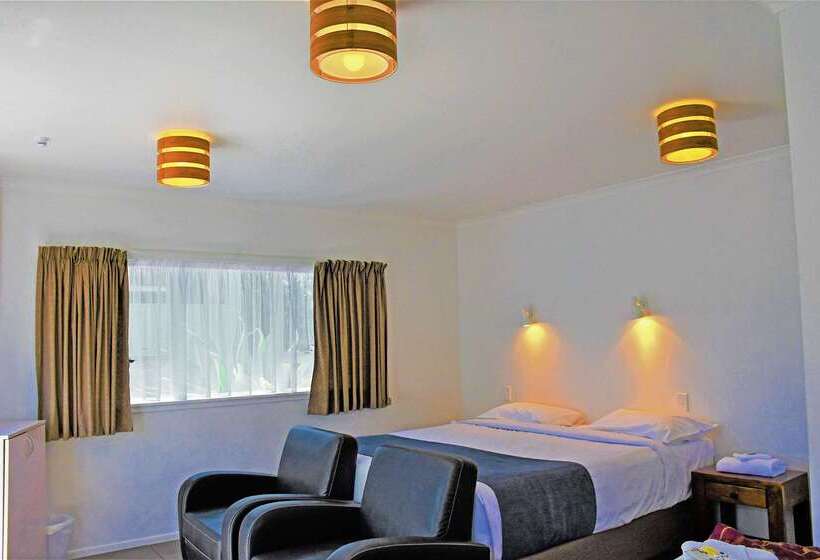 فندق Comfort Inn Westshore Beach