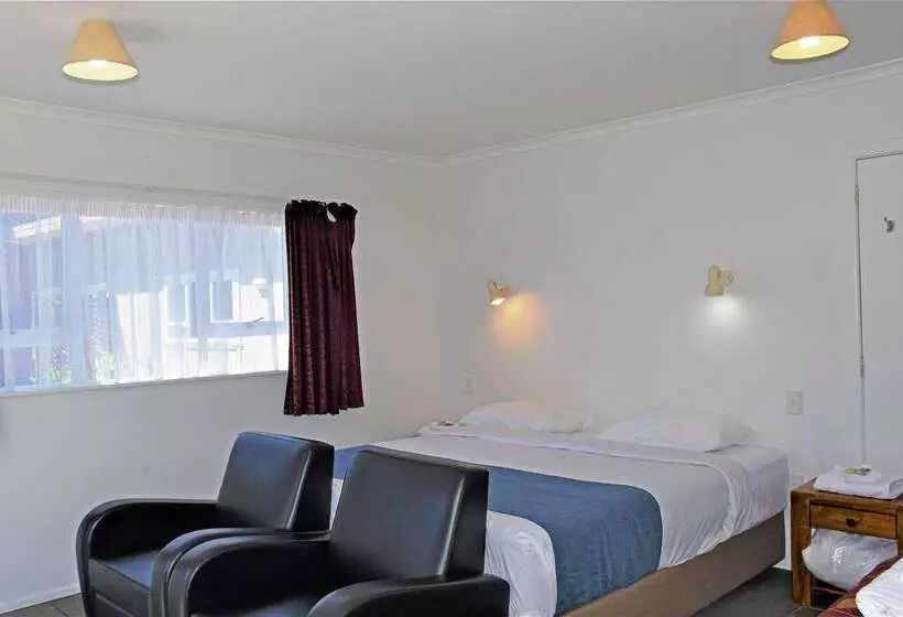 هتل Comfort Inn Westshore Beach