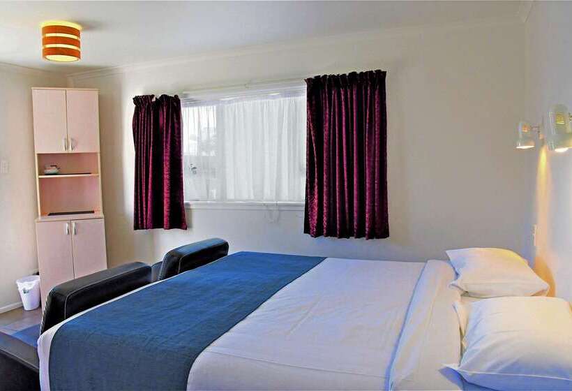 فندق Comfort Inn Westshore Beach