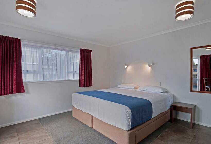 فندق Comfort Inn Westshore Beach