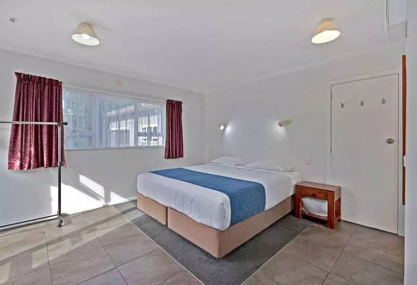 هتل Comfort Inn Westshore Beach