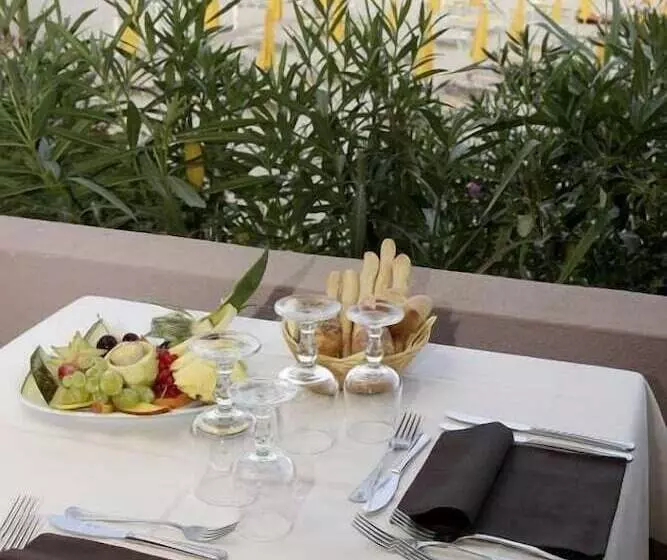 Отель Th Costa Rei   Free Beach Resort