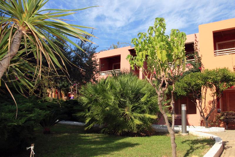 فندق Th Costa Rei   Free Beach Resort