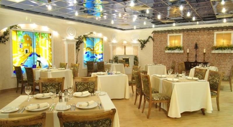 هتل Zemlianichnye Kholmy