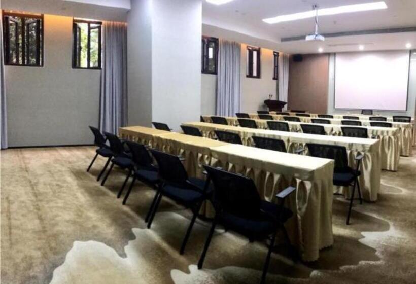 Borrman Hotel Liuzhou Guizhong Avenue Liugao