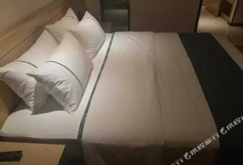 Hotelli City Comfort Inn Zhanjiang Middle Haibin Avenue Wanda Plaza