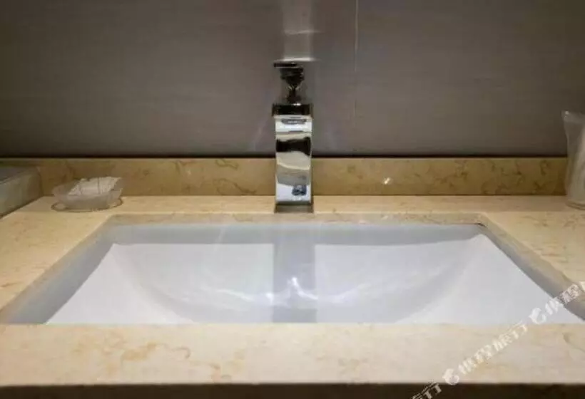 Hotelli City Comfort Inn Zhanjiang Middle Haibin Avenue Wanda Plaza