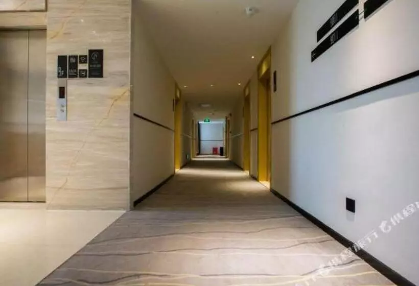 Hotelli City Comfort Inn Zhanjiang Middle Haibin Avenue Wanda Plaza