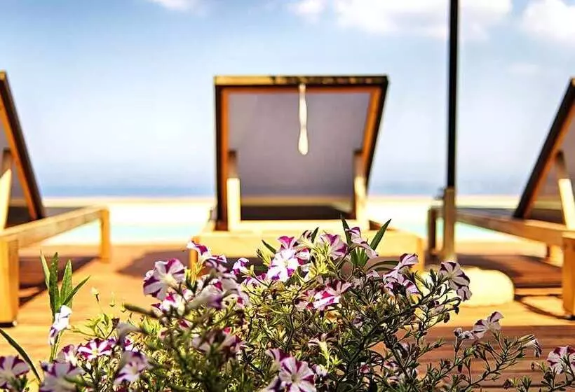 Hotelli Euphoria Suites